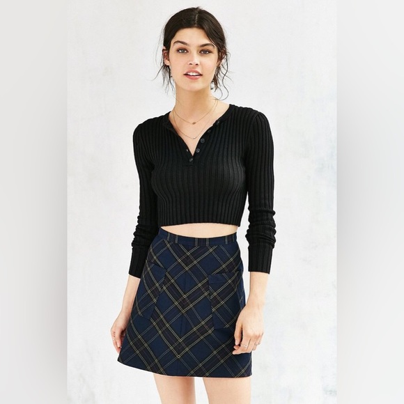 UNIF X Urban Outfitters Ribbed Cropped Henley Crop Long Sleeve Top in Black M/L - Picture 1 of 14